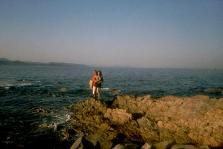 MOI ET BRUNO A ST TROPEZ ETE 2004 (j'avait peur des crabes)